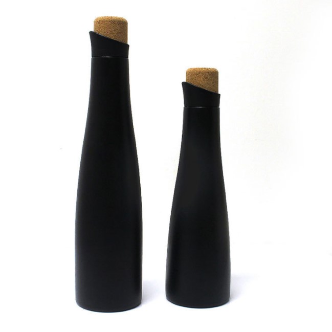 304 Stainless Steel Outdoor Vacuum Insulated Wine Bottle Shaped Water Mug