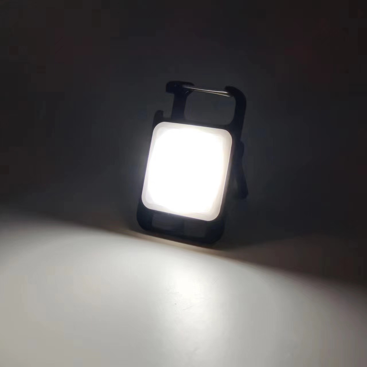 Rechargeable COB Flashlight